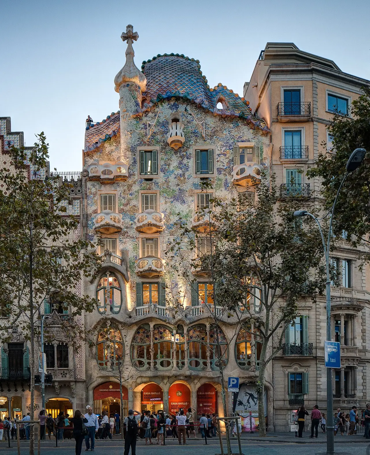 Fasada Casa Batlló przy Passeig de Gràcia