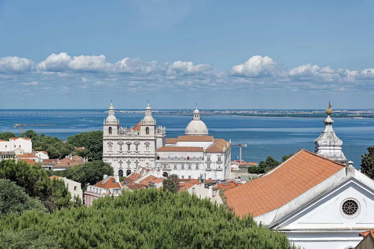 I tetti dell’Alfama a Lisbona