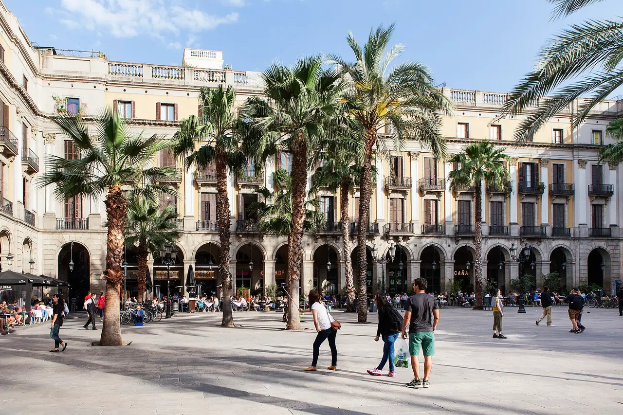 Plaça Reial w Barcelonie